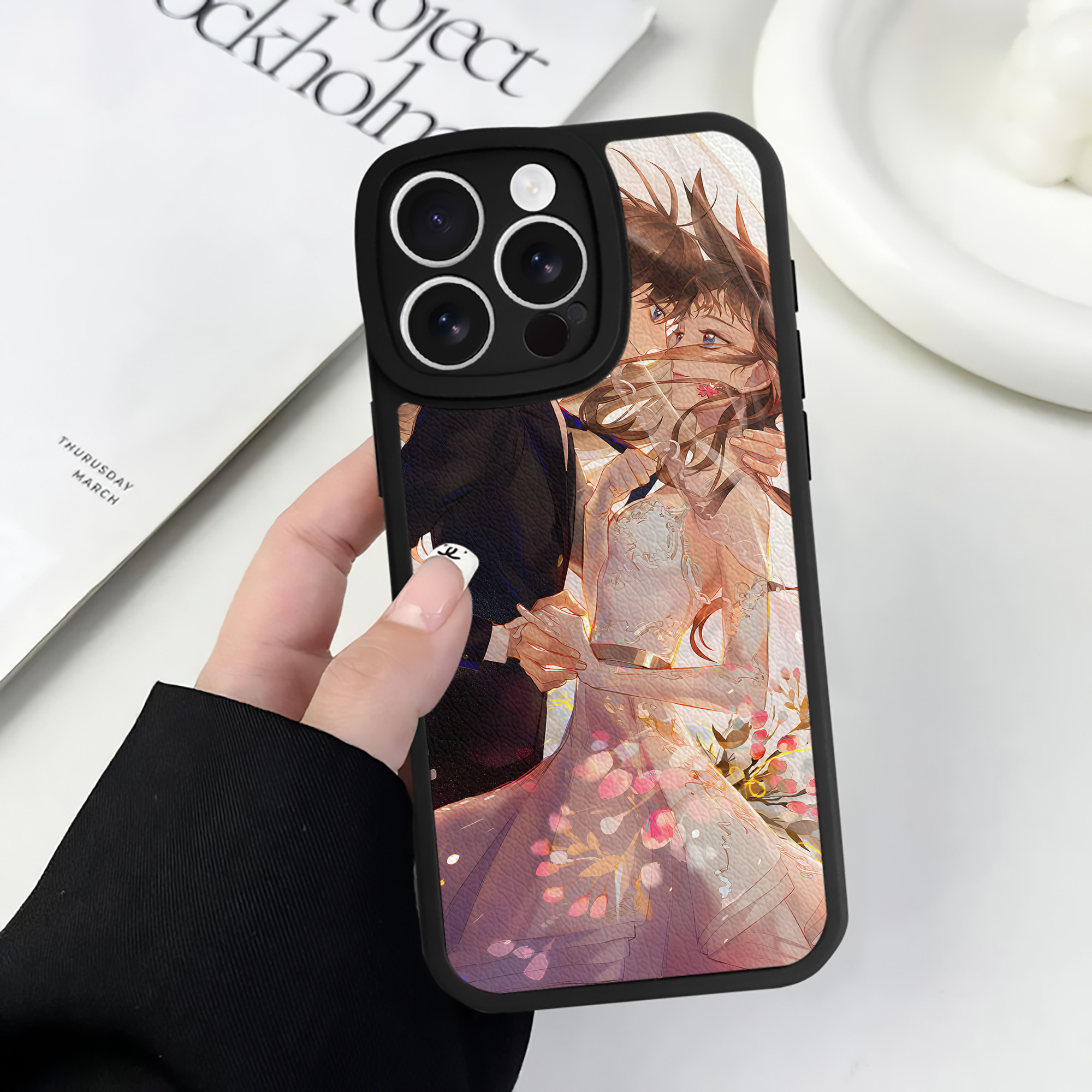 （画像用） 名探偵コナン Detective Conan 【iPhone 16シリーズ対応】シリコンスマホケース（レザー調） 材質：シリコン